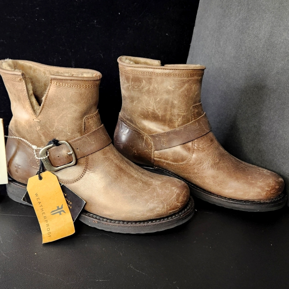 Frye NWT‎ 5.5 Veronica weatherproof shearling lined distressed low biker boots